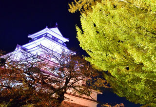 鶴ヶ城紅葉ライトアップ